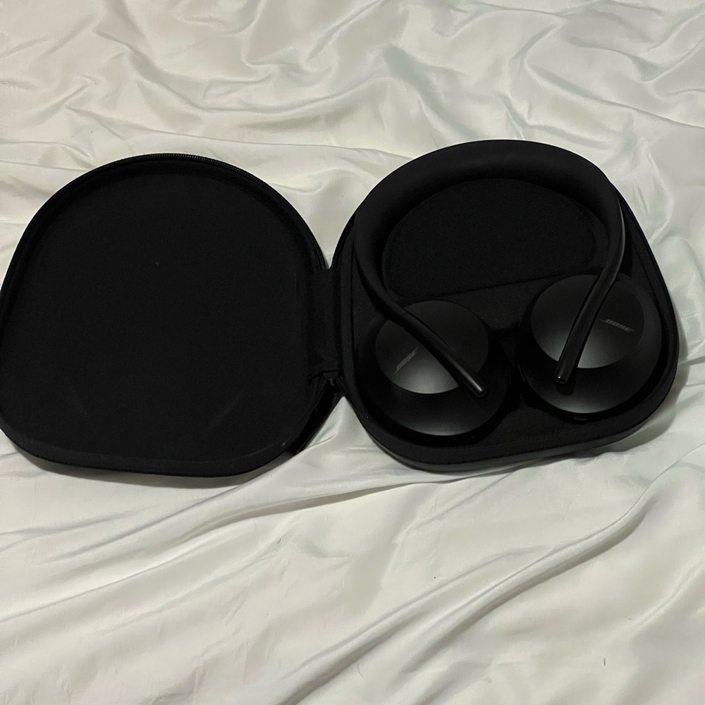 Bose Noise Cancelling 700 Headphones